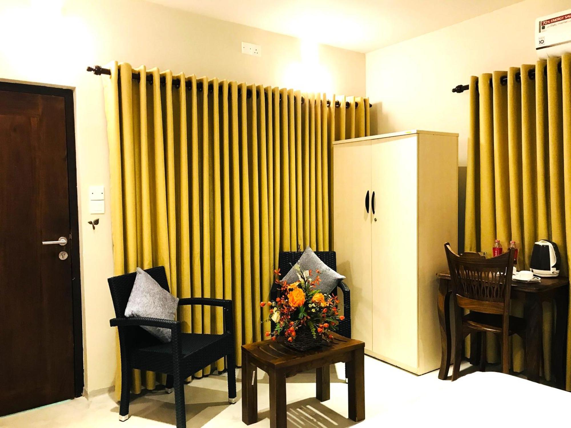 Ceylon Kingsmen Garden Hotel - Katunayake Negombo Kültér fotó