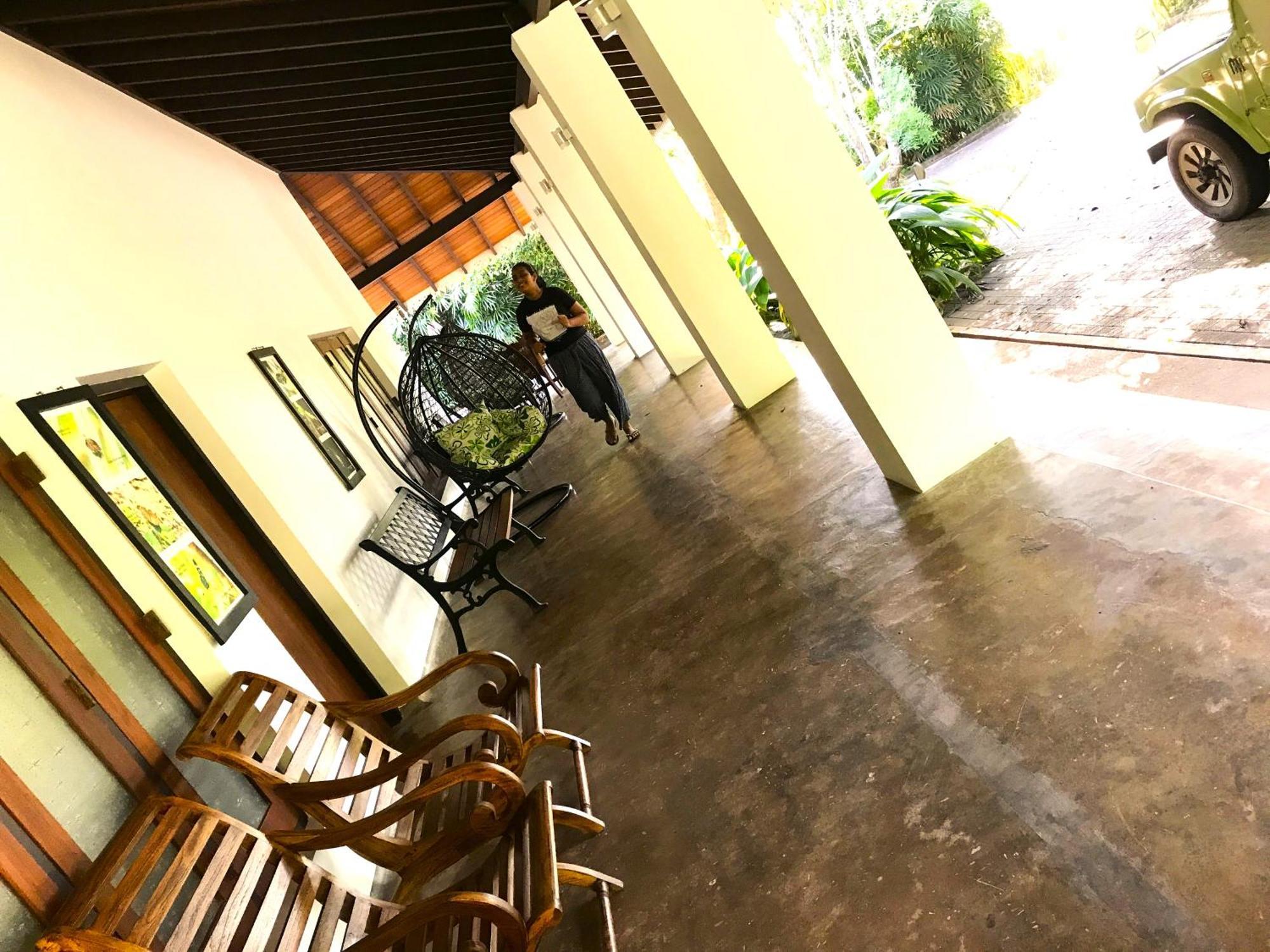 Ceylon Kingsmen Garden Hotel - Katunayake Negombo Kültér fotó